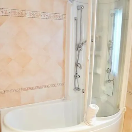 Domus St Peter 아파트 *